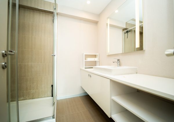 KENTPLUS KADIKÖY'DE ULAŞIMIN MERKEZİNDE FERAH 2+1 SATILIK DAİRE küçük görsel