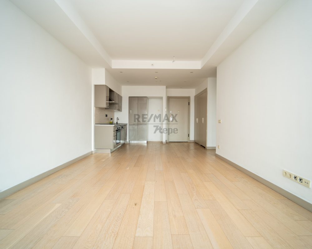 KENTPLUS KADIKÖY'DE ULAŞIMIN MERKEZİNDE FERAH 2+1 SATILIK DAİRE