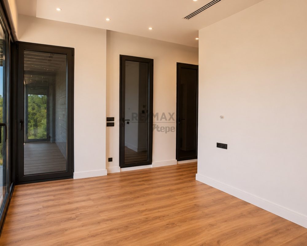 RE/MAX 7TEPE DEN RİVA da KİRALIK VİLLA