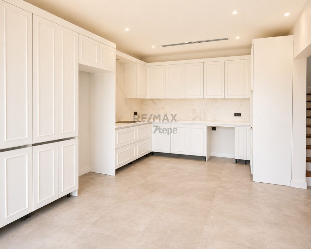 RE/MAX 7TEPE DEN RİVA da KİRALIK VİLLA