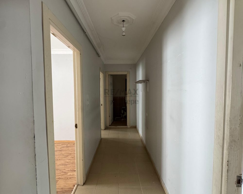 RE/MAX 7TEPE'DEN ÜMRANIYE ESENEVLERDE 2+1 FIRSAT DAİRE