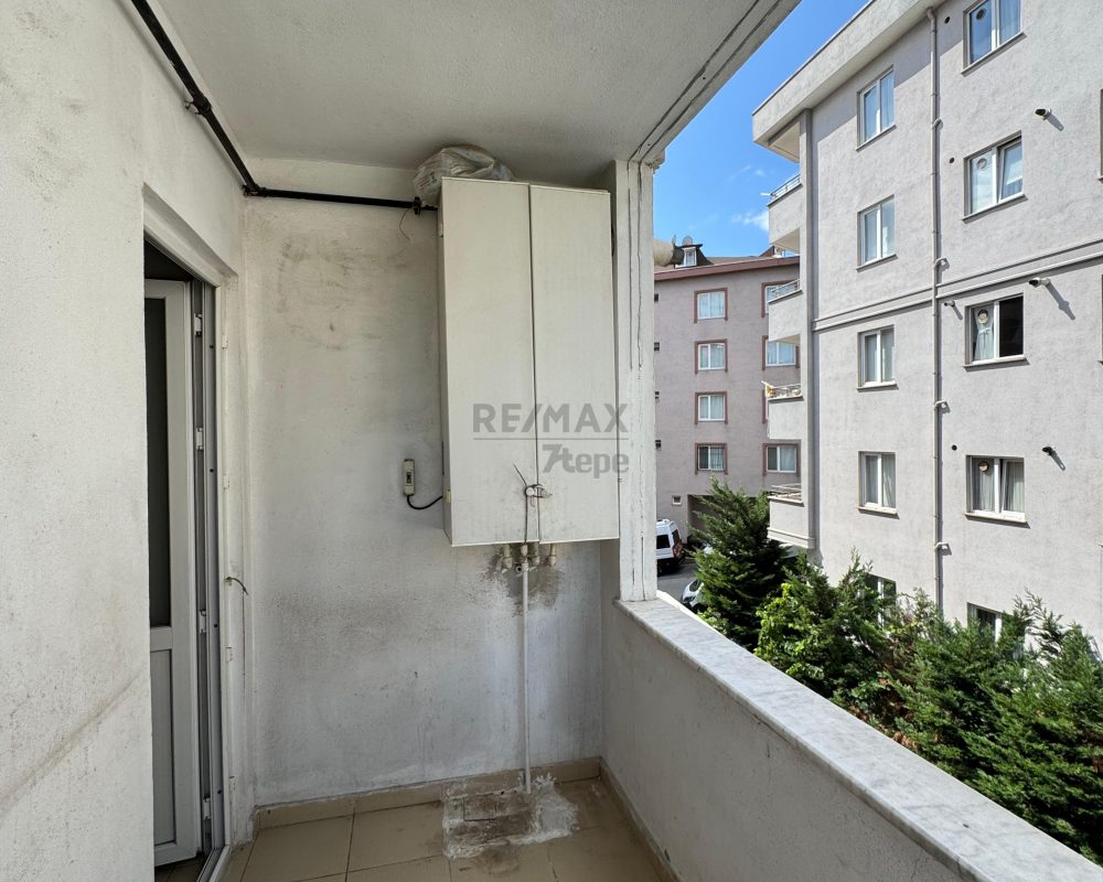 RE/MAX 7TEPE'DEN ÜMRANIYE ESENEVLERDE 2+1 FIRSAT DAİRE
