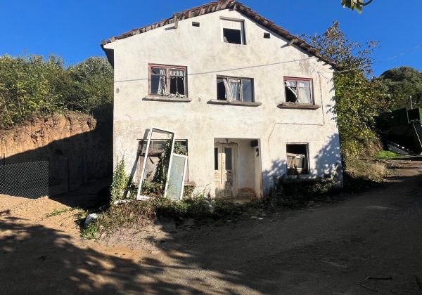 Remax7tepe den satılık 2.5 katlı na tamam müstakil ev 472 metre arsa