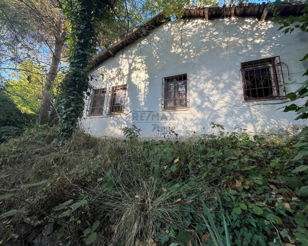 Remax7tepe den satılık müstakil ev 3+1 702 metre arsa