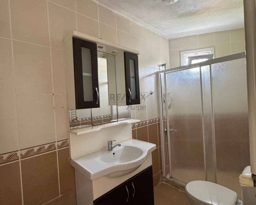 RE/MAX 7TEPE'DEN ÜMRANIYE ESENEVLERDE 2+1 FIRSAT DAİRE