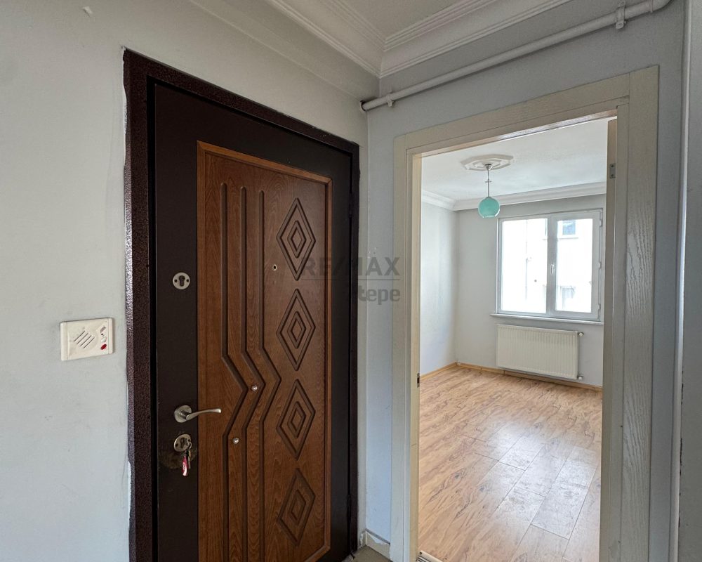 RE/MAX 7TEPE'DEN ÜMRANIYE ESENEVLERDE 2+1 FIRSAT DAİRE