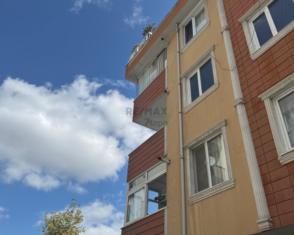 RE/MAX 7TEPE'DEN ÜMRANIYE ESENEVLERDE 2+1 FIRSAT DAİRE
