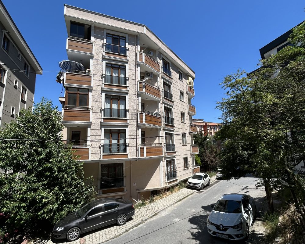 ÇEKMEKÖY CUMHURIYET MAHALLESI SATILIK 2+1 DAIRE