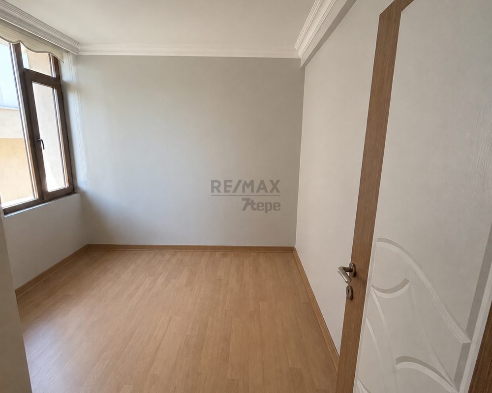 ÇEKMEKÖY CUMHURIYET MAHALLESI SATILIK 2+1 DAIRE