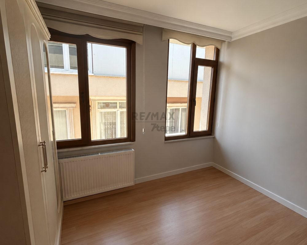 ÇEKMEKÖY CUMHURIYET MAHALLESI SATILIK 2+1 DAIRE