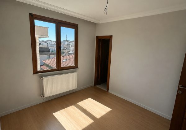 ÇEKMEKÖY CUMHURIYET MAHALLESI SATILIK 2+1 DAIRE küçük görsel