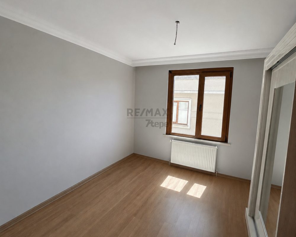 ÇEKMEKÖY CUMHURIYET MAHALLESI SATILIK 2+1 DAIRE
