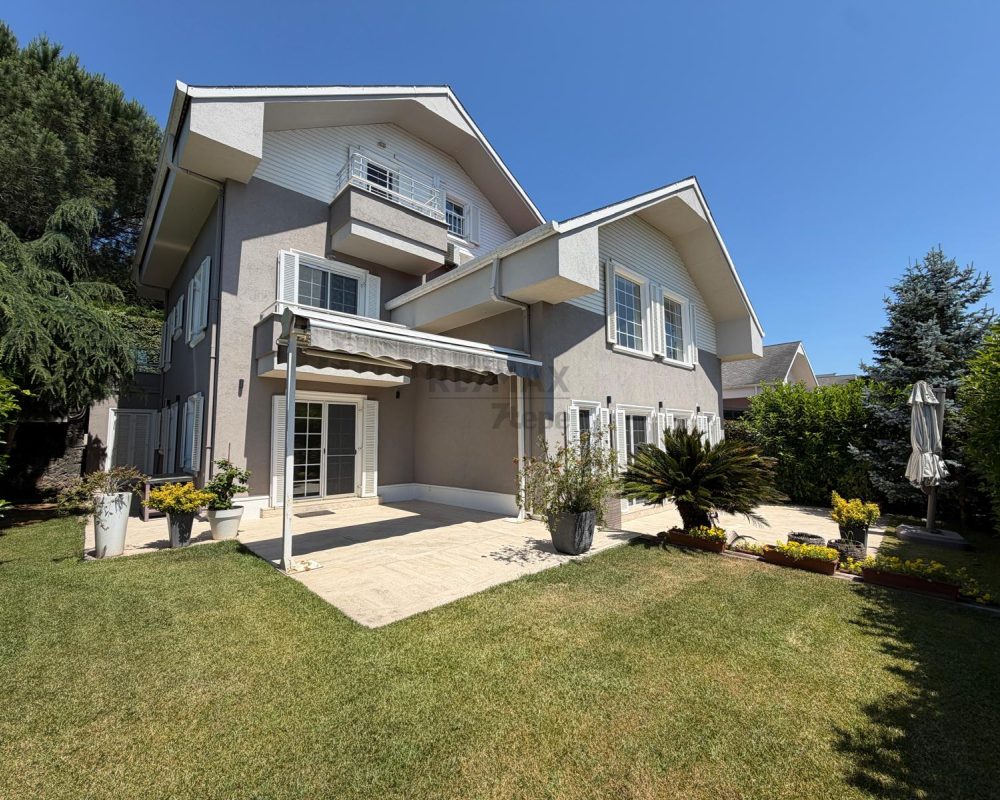 REMAX 7TEPE'DEN BEYKOZ KONAKLARI'NDA OTURUMA HAZIR KİRALIK VİLLA