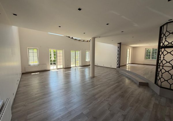 REMAX 7TEPE'DEN BEYKOZ KONAKLARI'NDA OTURUMA HAZIR KİRALIK VİLLA küçük görsel