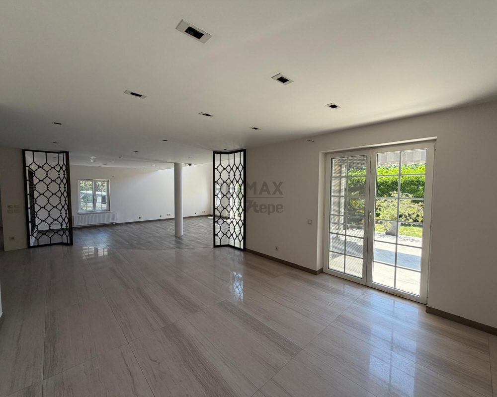 REMAX 7TEPE'DEN BEYKOZ KONAKLARI'NDA OTURUMA HAZIR KİRALIK VİLLA