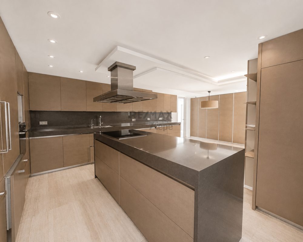 REMAX 7TEPE'DEN BEYKOZ KONAKLARI'NDA OTURUMA HAZIR KİRALIK VİLLA