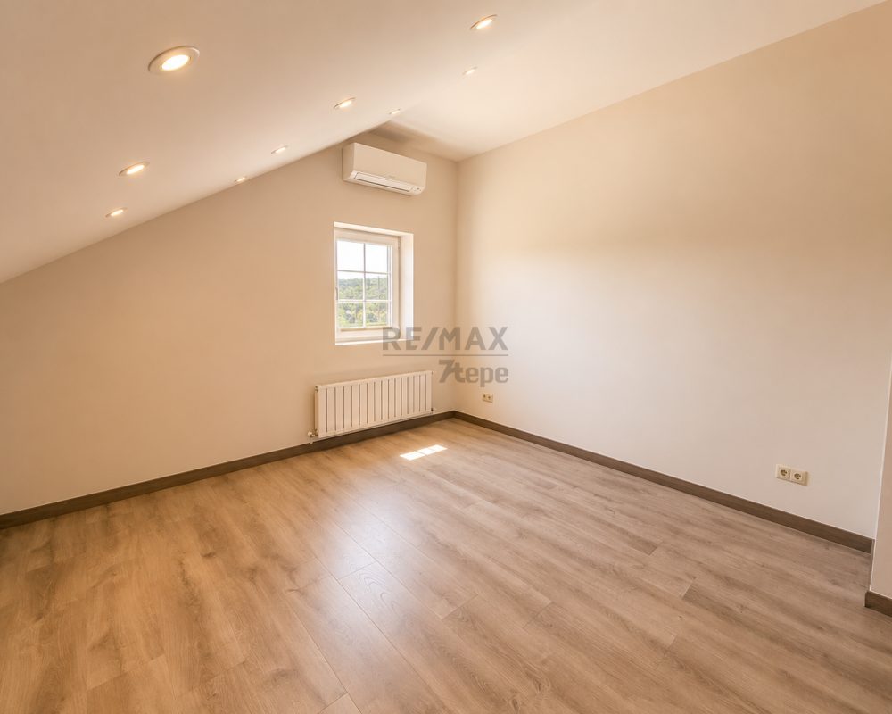 REMAX 7TEPE'DEN BEYKOZ KONAKLARI'NDA OTURUMA HAZIR KİRALIK VİLLA
