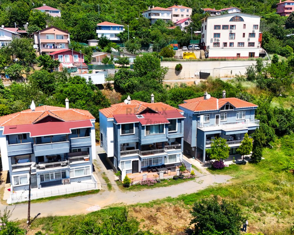 Remax7tepe den 3 adet müstakil ev 3743 metre arsa içinde