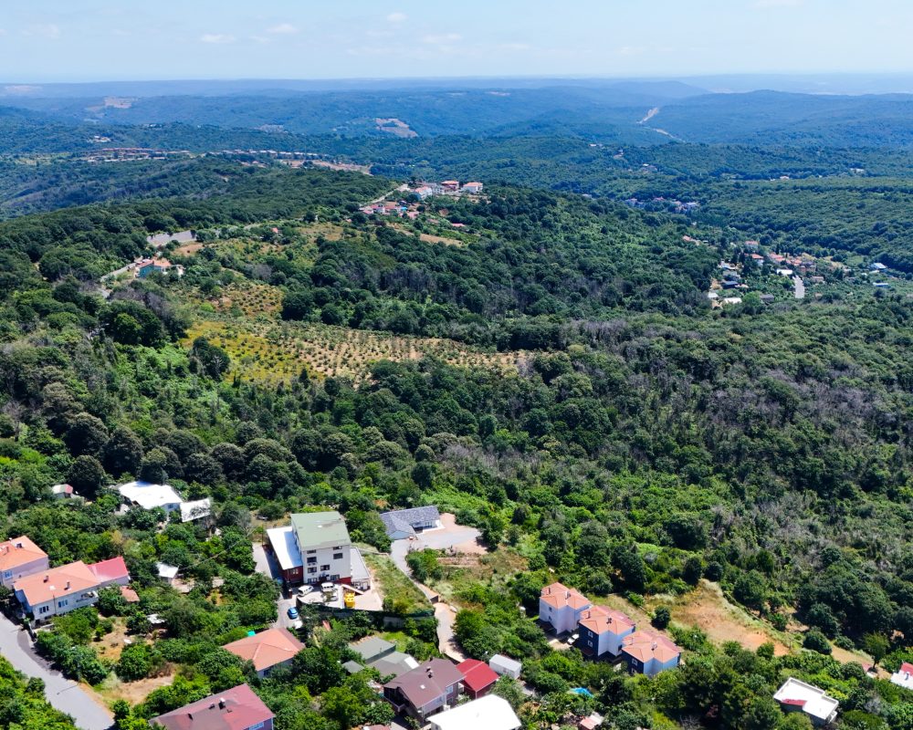 Remax7tepe den 3 adet müstakil ev 3743 metre arsa içinde