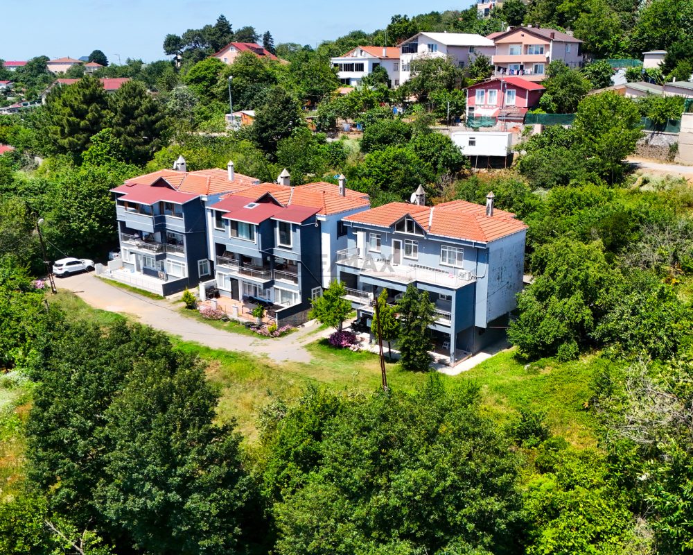Remax7tepe den 3 adet müstakil ev 3743 metre arsa içinde