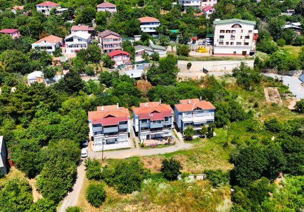 Remax7tepe den 3 adet müstakil ev 3743 metre arsa içinde küçük görsel