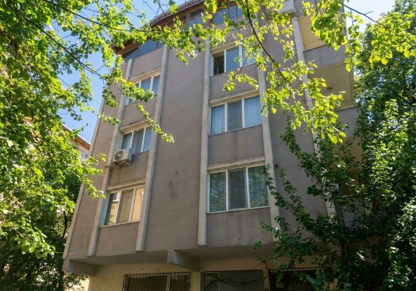 İSTİNYE PARKA 300 MT. YAKINLIKTA, KİRALIK GENİŞ DUBLEKS 4+1.