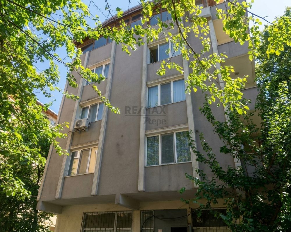 İSTİNYE PARKA 300 MT. YAKINLIKTA, KİRALIK GENİŞ DUBLEKS 4+1.