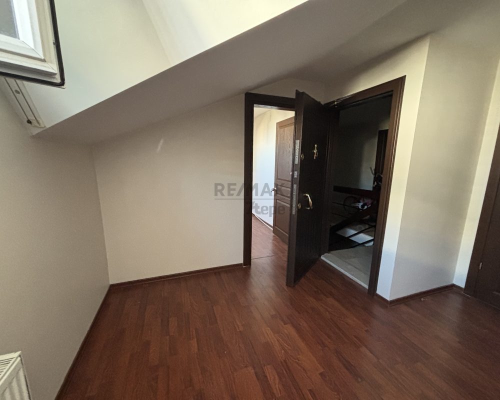 PENDIK KURTKÖY' DE 4+2 DUBLEKS-ASANSÖRLÜ-KAPALI OTOPARKLI-FONKSİYONEL KULLANIMA SAHİP SATILIK DAİRE