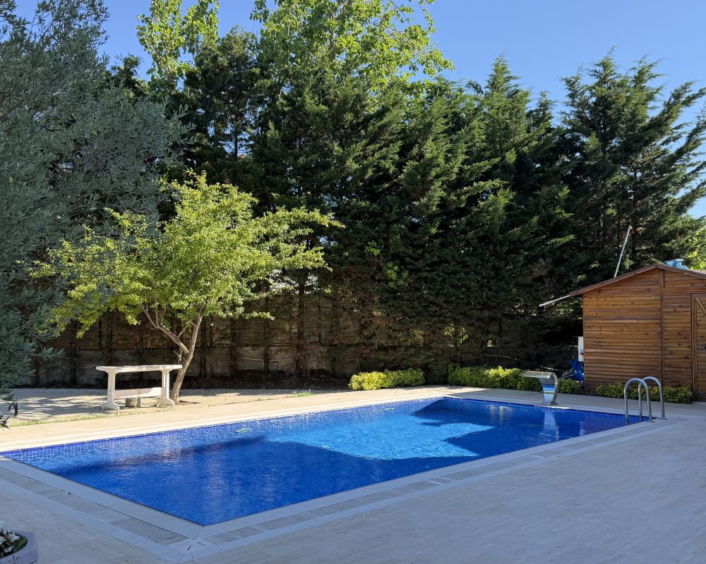 Şile de 4+1 havuzlı villa