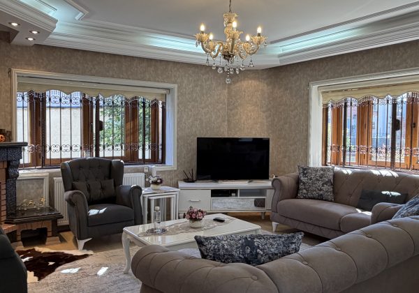 Şile de 4+1 havuzlı villa küçük görsel