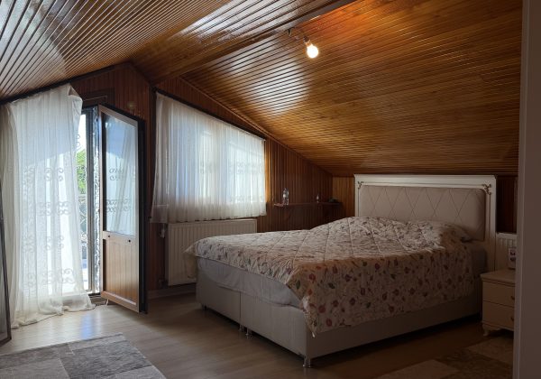Şile de 4+1 havuzlı villa küçük görsel