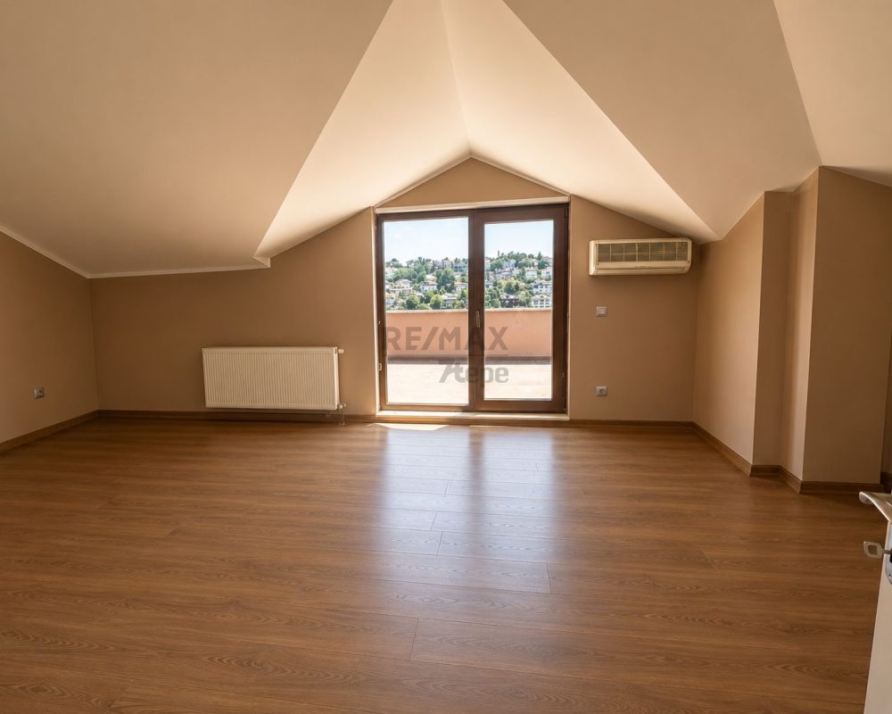 REMAX7TEPE'DEN İZOLE BAHÇELİ SATILIK C TİPİ VİLLA