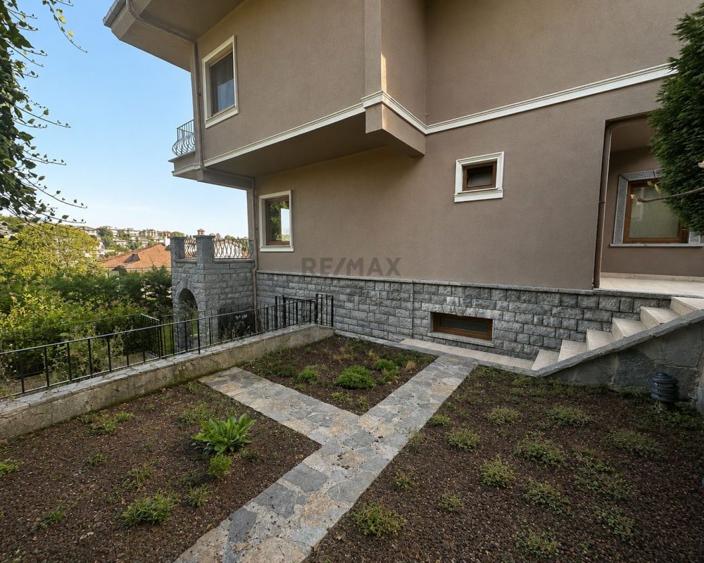 Acarkent'te Geniş İzole Bahçeli Kompakt C Tipi Satılık Villa