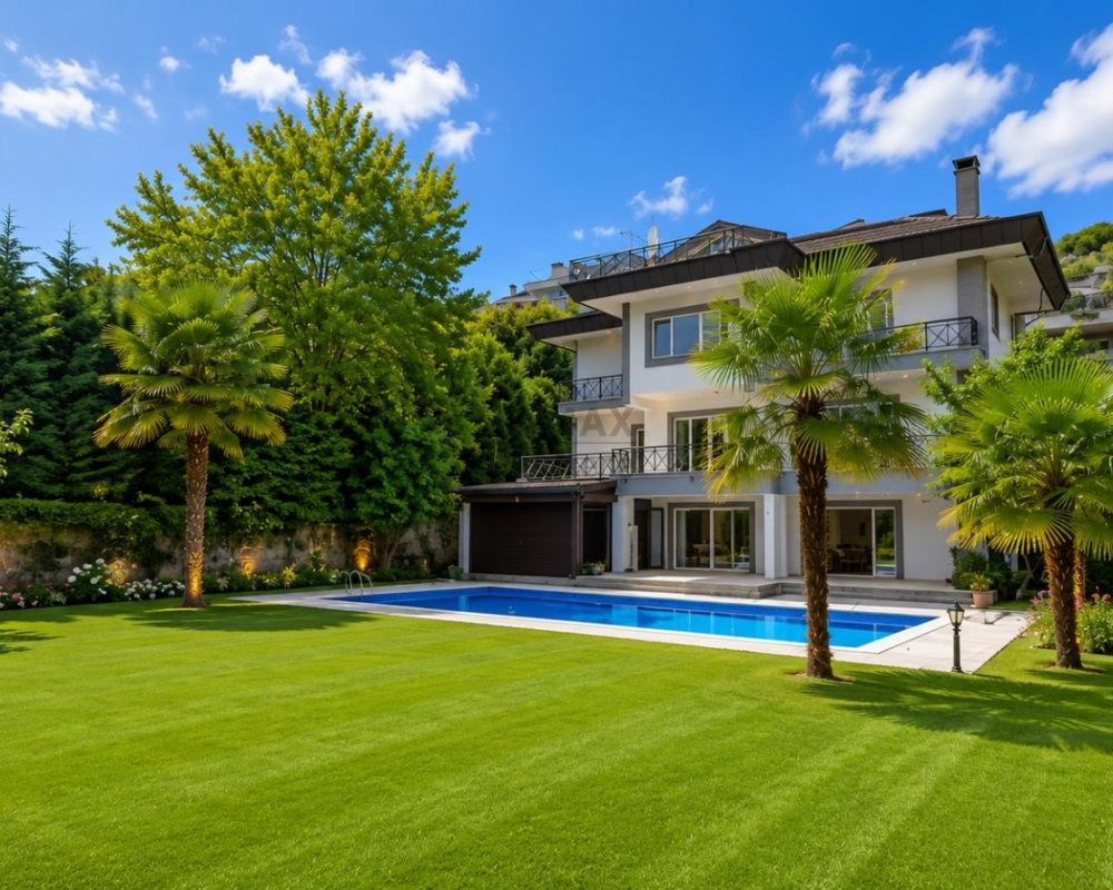 REMAX 7TEPE'DEN BEYKOZ ACARKENT’TE KİRALIK C TİPİ BÜYÜK BAHÇELİ VİLLA