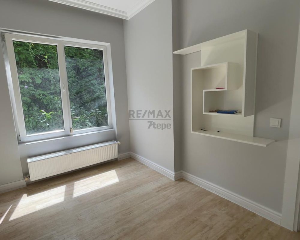REMAX 7TEPE'DEN BEYKOZ ACARKENT’TE KİRALIK C TİPİ BÜYÜK BAHÇELİ VİLLA