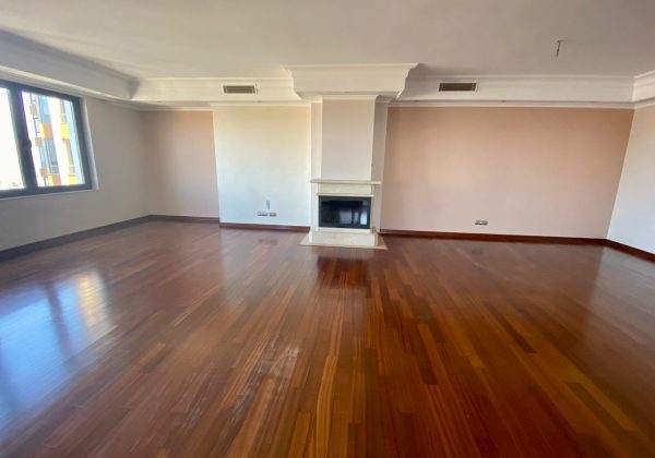 ACARKENT BOĞAZÜSTÜ EVLERİ’NDE GENİŞ VE KONFORLU KİRALIK DAİRE