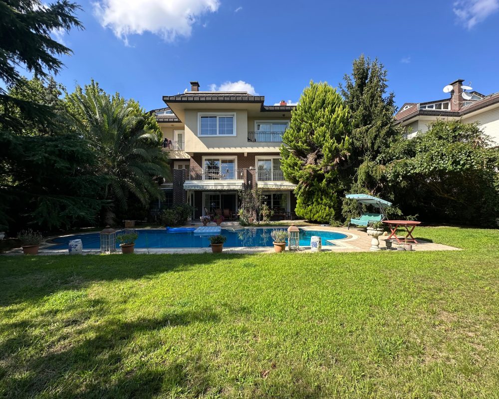 Acarkent'te Özel Sokakta A Güvenlik Kapısına Yakın B Tipi Villa