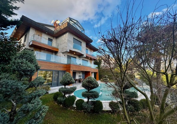 Acarkent’te, A Güvenlik Kapısına Yakın, Tamamen Yenilenmiş, Lüks Satılık Villa