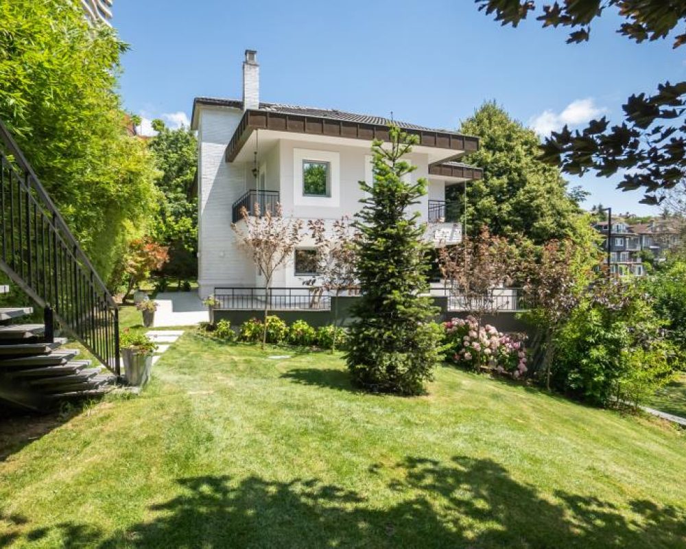Acarkent'te 2000 m2 Arsa Payına Sahip Ana Güvenlik Kapısına Yakın C Tipi Satılık Villa