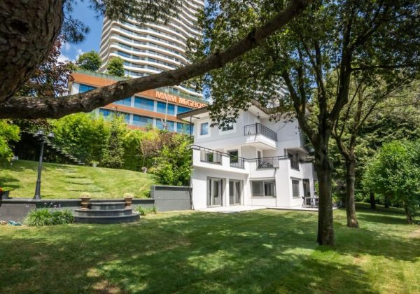 Acarkent'te 2000 m2 Arsa Payına Sahip Ana Güvenlik Kapısına Yakın C Tipi Satılık Villa küçük görsel