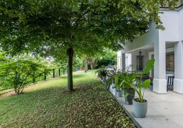Acarkent'te 2000 m2 Arsa Payına Sahip Ana Güvenlik Kapısına Yakın C Tipi Satılık Villa küçük görsel