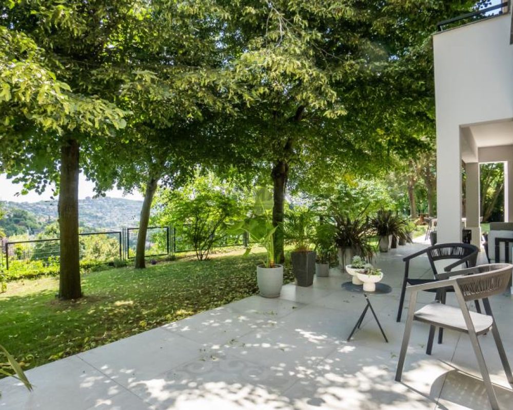 Acarkent'te 2000 m2 Arsa Payına Sahip Ana Güvenlik Kapısına Yakın C Tipi Satılık Villa