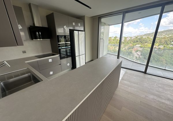 Acarkent AcarVerde Projesi'nde 24.Katta Beykoz Konaklar Manzaralı Kiralık Lüks Daire küçük görsel