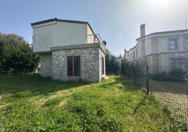 URLA KUŞÇULAR BAĞYOLU EVLERİNDE 2+1 DUBLEKS BÜYÜK BAHÇELİ VİLLA. küçük görsel