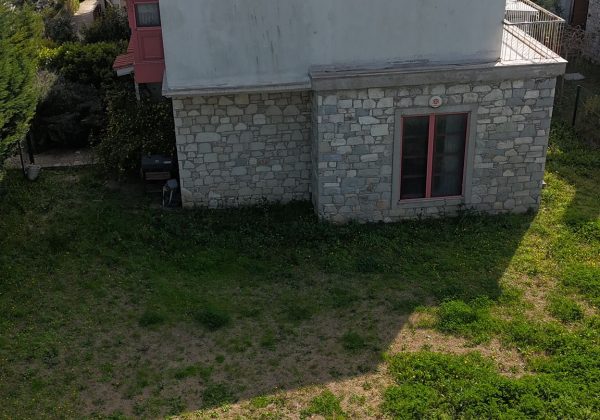 URLA KUŞÇULAR BAĞYOLU EVLERİNDE 2+1 DUBLEKS BÜYÜK BAHÇELİ VİLLA. küçük görsel
