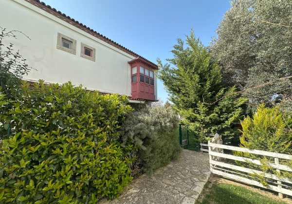 URLA KUŞÇULAR BAĞYOLU EVLERİNDE 2+1 DUBLEKS BÜYÜK BAHÇELİ VİLLA. küçük görsel