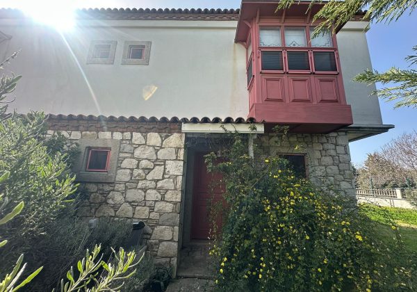 URLA KUŞÇULAR BAĞYOLU EVLERİNDE 2+1 DUBLEKS BÜYÜK BAHÇELİ VİLLA. küçük görsel
