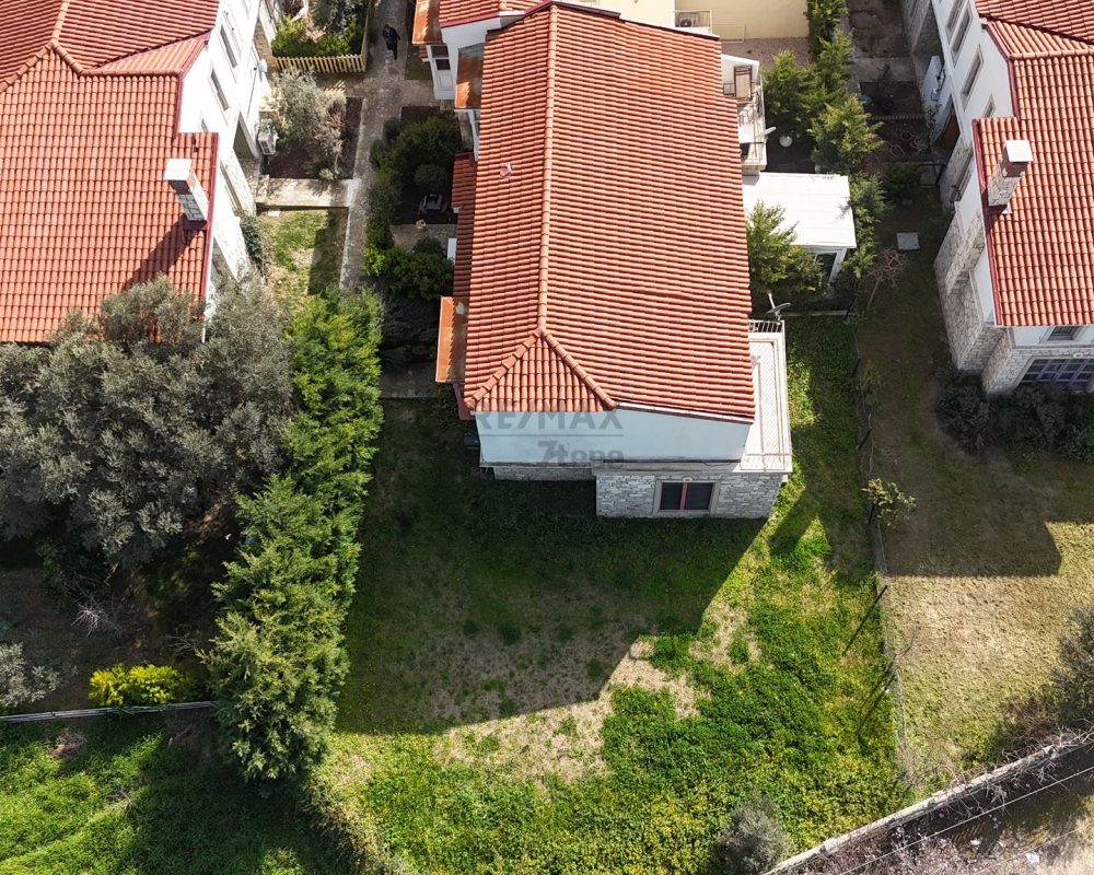 URLA KUŞÇULAR BAĞYOLU EVLERİNDE 2+1 DUBLEKS BÜYÜK BAHÇELİ VİLLA.
