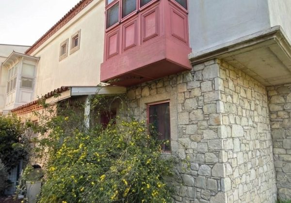 URLA KUŞÇULAR BAĞYOLU EVLERİNDE 2+1 DUBLEKS BÜYÜK BAHÇELİ VİLLA. küçük görsel