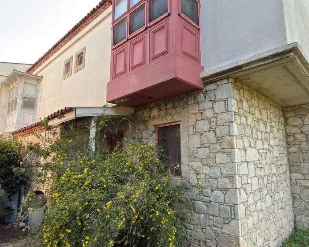 URLA KUŞÇULAR BAĞYOLU EVLERİNDE 2+1 DUBLEKS BÜYÜK BAHÇELİ VİLLA.